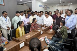 6F82MXKr-breaking_news-768x512