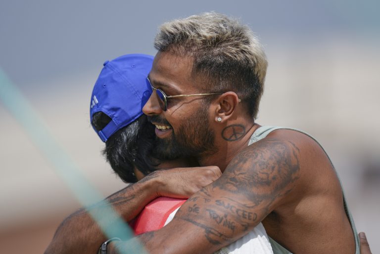 8Z2szGUk-breaking_news-1-768x514