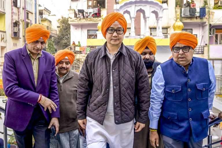 CxWhpEwP-breaking_news-768x511