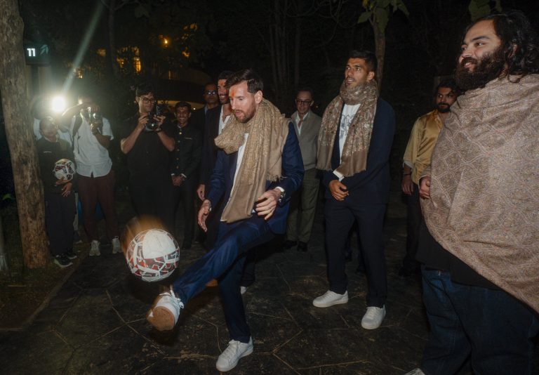 DbsCzwnk-breaking_news-768x534