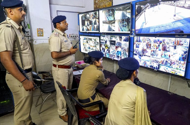 DsDAwIkF-breaking_news-768x507