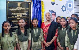 F0815O9Z-breaking_news-768x491