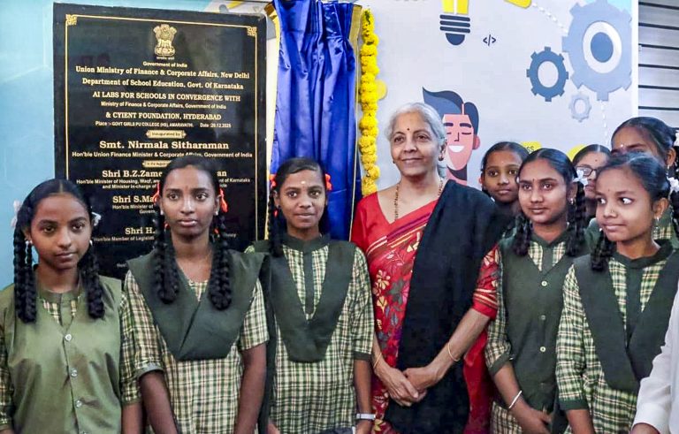 F0815O9Z-breaking_news-768x491