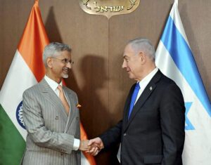 HUAkAP6Y-breaking_news-768x601