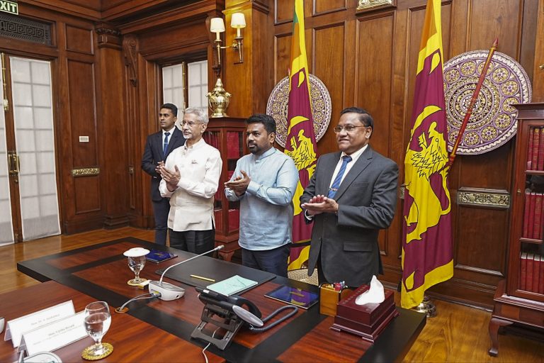 HkBFShh9-breaking_news-768x512