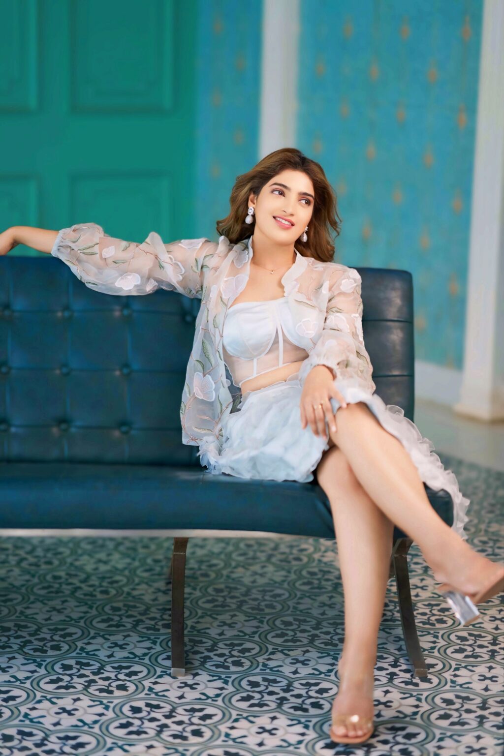 MV5BMTJhMWUyN2ItYTViYi00MjVmLWE0YzItZWE1MDQ0YmE5ZjYxXkEyXkFqcGc@._V1_