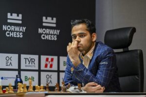 NGhniNTN-breaking_news-768x512