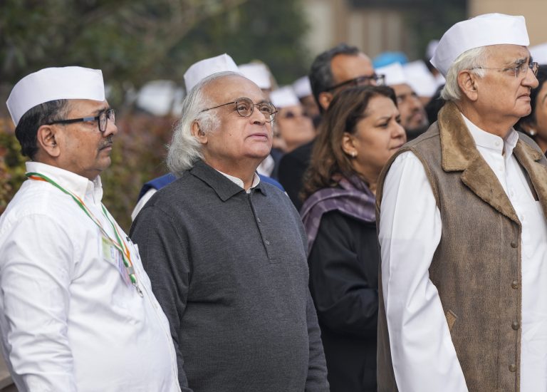 PkcKiD7d-breaking_news-768x550