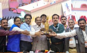 bQIzN4c2-breaking_news-768x470