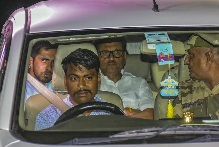 breaking_news-4564-768x517