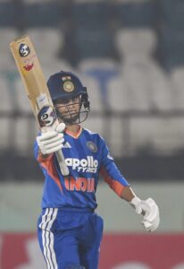 coQTJjSf-breaking_news-696x1014