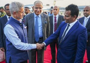 em7bbep6-breaking_news-768x540