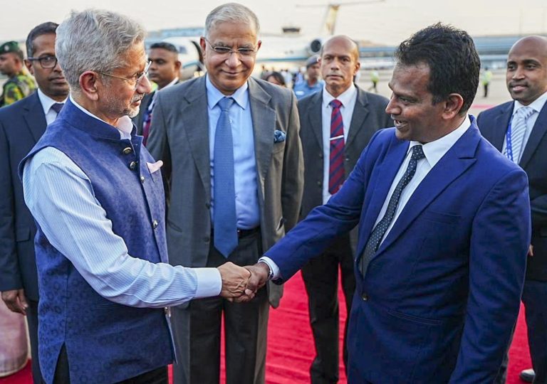 em7bbep6-breaking_news-768x540