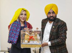 gZAun1j4-breaking_news-768x565