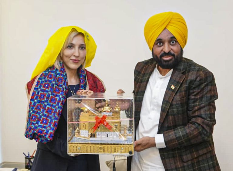 gZAun1j4-breaking_news-768x565