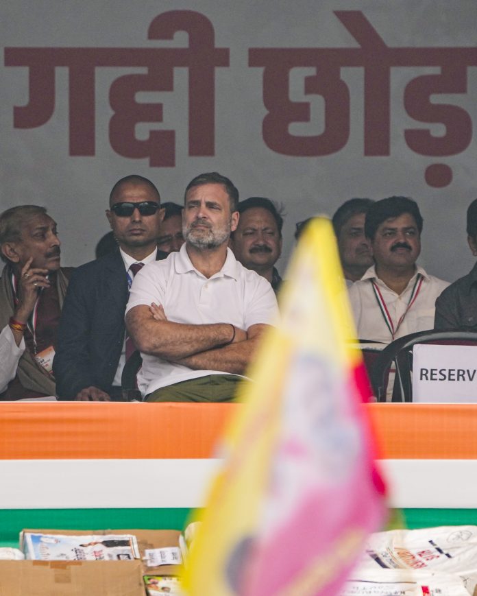 pqNdQ2bJ-breaking_news-696x869