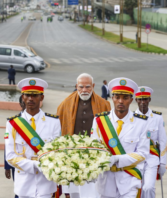 qi8Fch58-breaking_news-696x822