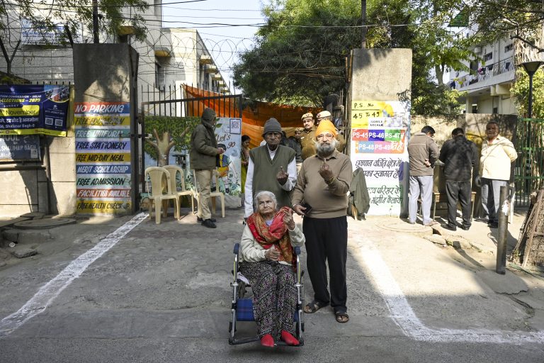 sQXtMXgv-breaking_news-1-768x512