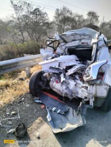 c0c5fdbf8fd24a53b5dcb3c4936e79a8_530650358