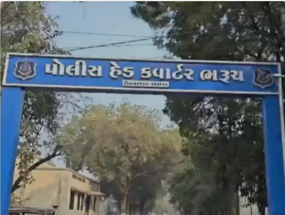 e0ad80a1ef2bf34715f7a6197992e798