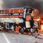 आंध्र प्रदेश: बस-ट्रक टक्कर के बाद आग, 14 की मौत
