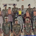 छत्तीसगढ़ के दंतेवाड़ा में 9 लाख के इनामी 5 नक्सलियों ने किया आत्मसमर्पण