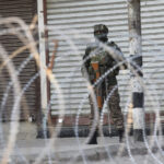 कश्मीर के कई हिस्सों में दूसरे दिन भी विरोध प्रदर्शन, लाल चौक सील किया गया