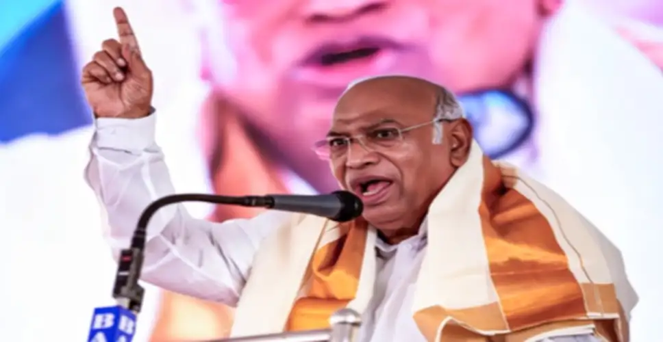 7dca31bf7d2966a5b08eed4678a0b822