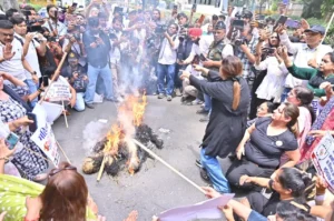 924d575517c45193970ec8092ed5082e