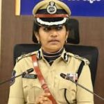 आधी रात को आम महिला बनकर सड़क पर खड़ी रही पुलिस अधिकारी, 40 पुरुषों ने किया परेशान