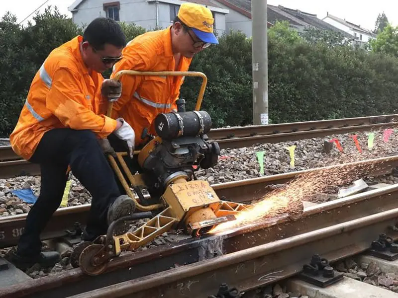 railroad-track-repair