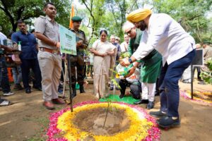 del-ndl-01-delhi-cm-birthday-vis-7201354_18072025185128_1807f_1752844888_462